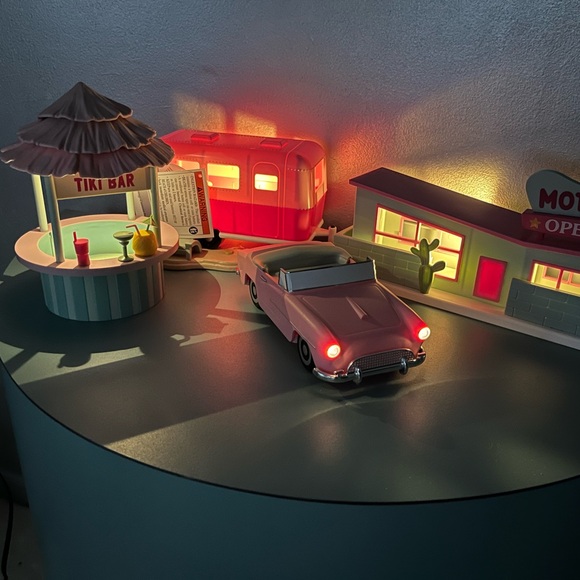 Four Pieces from Target’s Palm Springs Collection - Picture 7 of 7